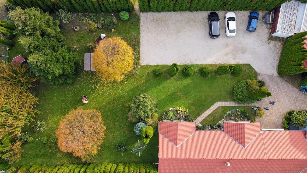 זלקרוס Magyar Apartmanhazak I-Iii. מראה חיצוני תמונה