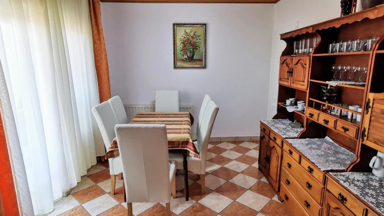זלקרוס Magyar Apartmanhazak I-Iii. מראה חיצוני תמונה