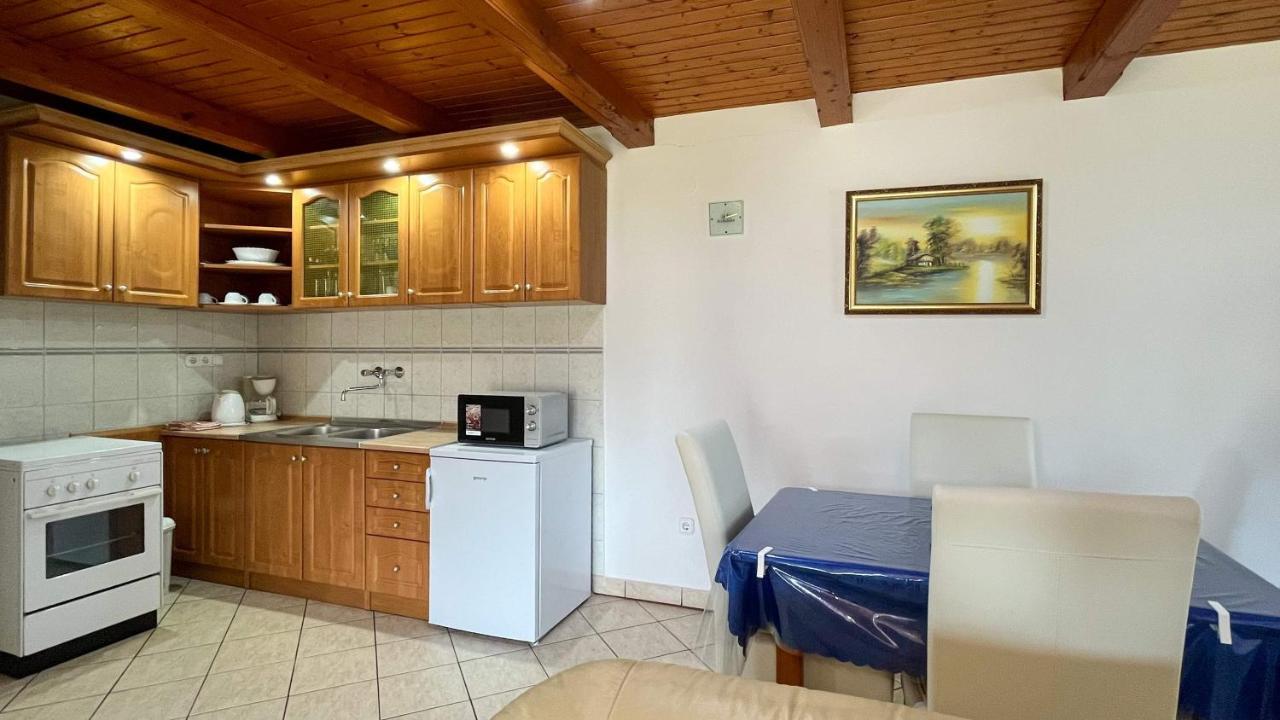 זלקרוס Magyar Apartmanhazak I-Iii. מראה חיצוני תמונה