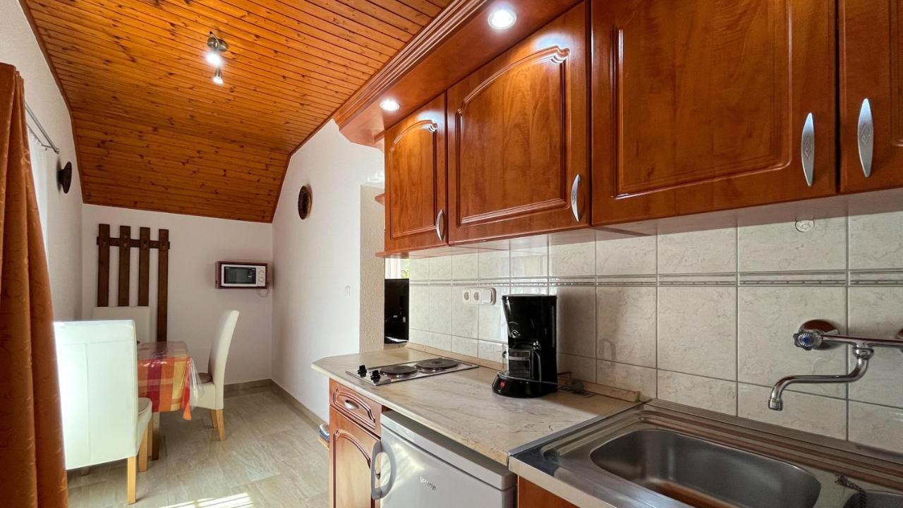 זלקרוס Magyar Apartmanhazak I-Iii. מראה חיצוני תמונה