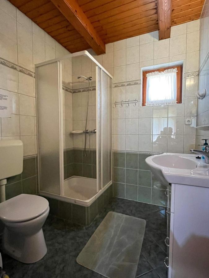 זלקרוס Magyar Apartmanhazak I-Iii. מראה חיצוני תמונה