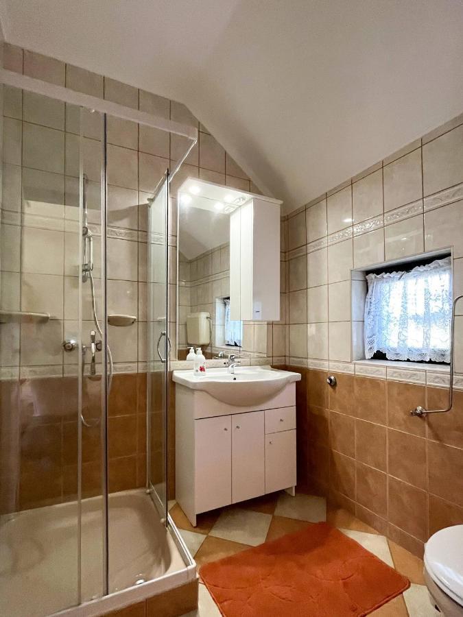 זלקרוס Magyar Apartmanhazak I-Iii. מראה חיצוני תמונה