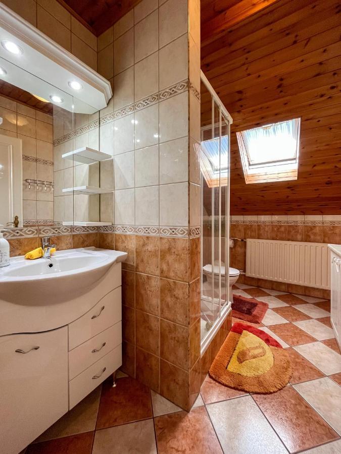 זלקרוס Magyar Apartmanhazak I-Iii. מראה חיצוני תמונה
