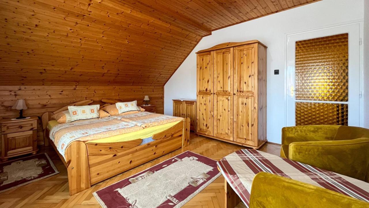 זלקרוס Magyar Apartmanhazak I-Iii. מראה חיצוני תמונה