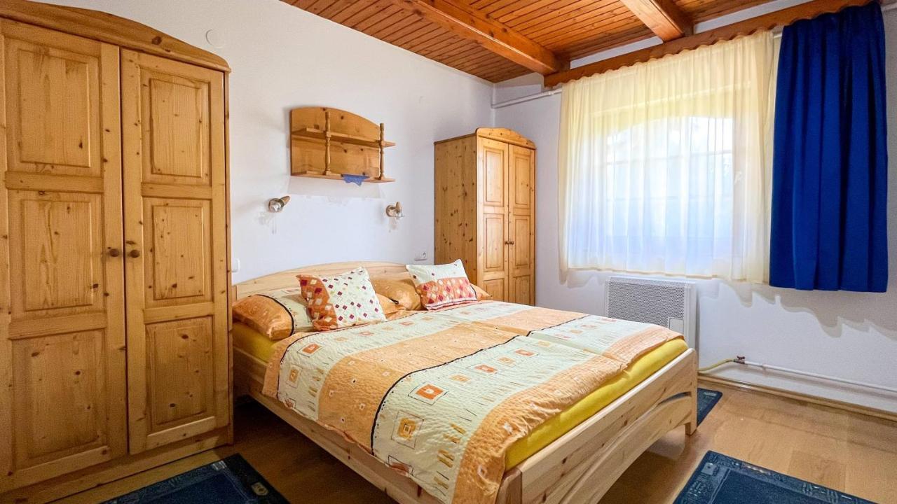 זלקרוס Magyar Apartmanhazak I-Iii. מראה חיצוני תמונה