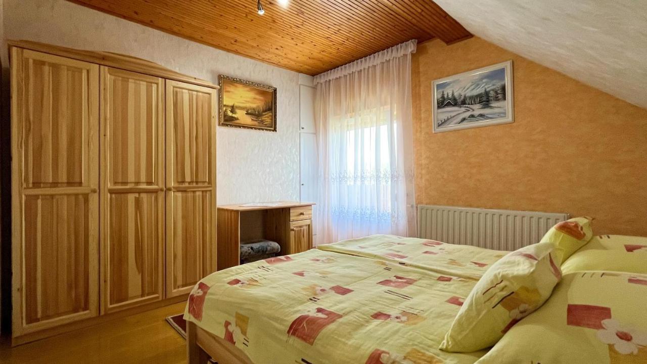 זלקרוס Magyar Apartmanhazak I-Iii. מראה חיצוני תמונה
