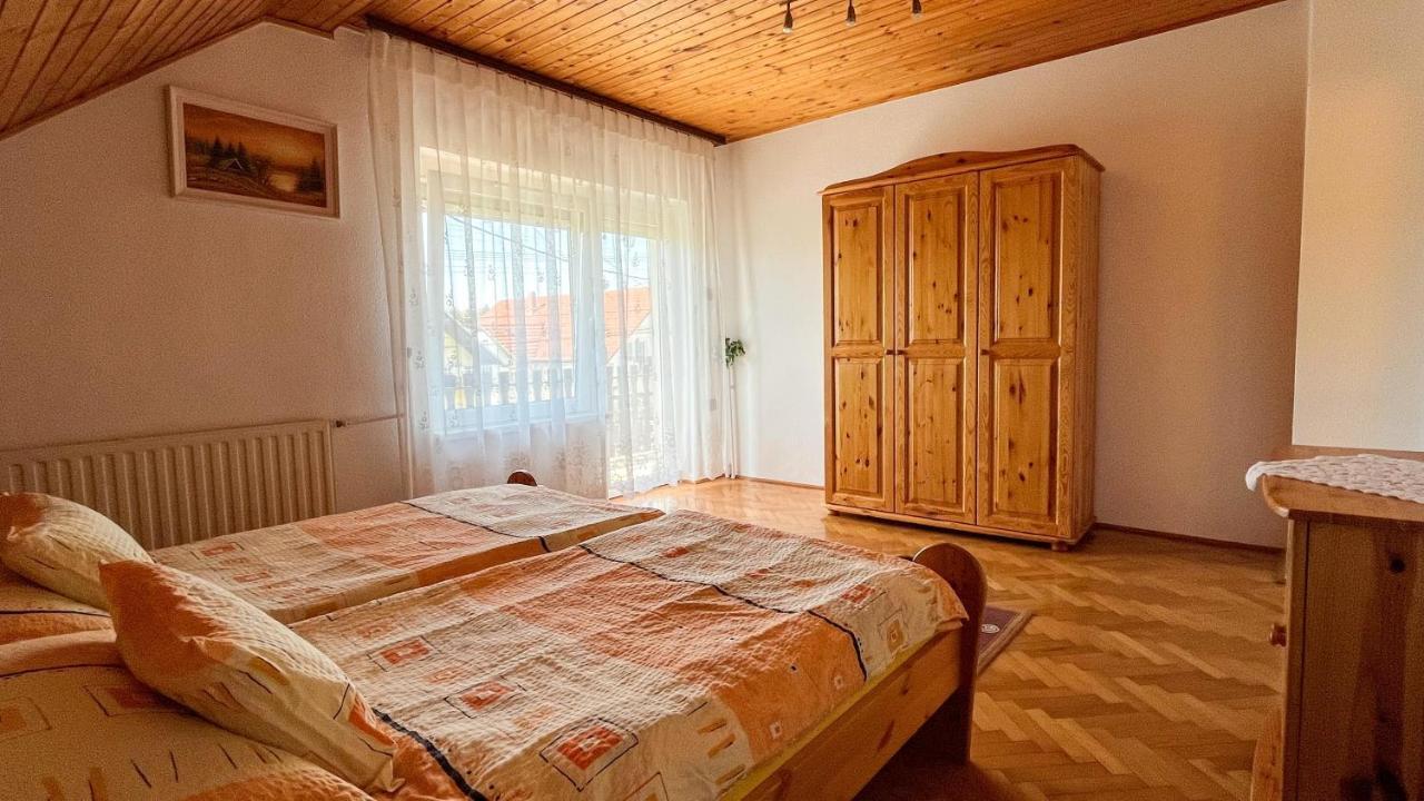 זלקרוס Magyar Apartmanhazak I-Iii. מראה חיצוני תמונה