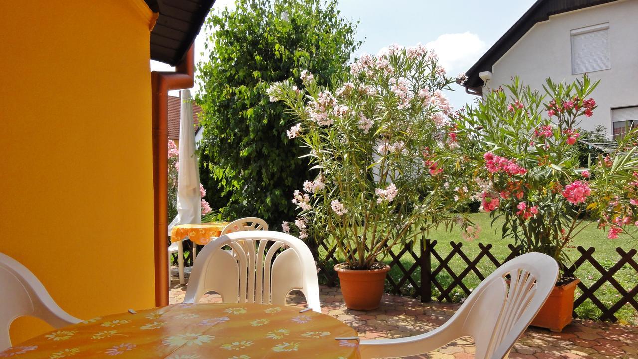 זלקרוס Magyar Apartmanhazak I-Iii. מראה חיצוני תמונה